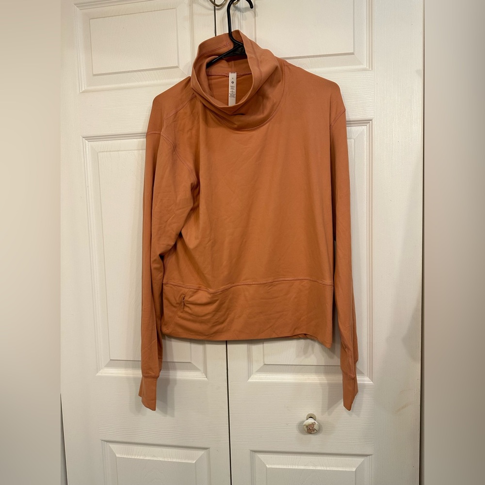NWT lululemon top